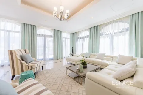 Huvila Palm Jumeirah, Dubai, Arabiemiraatit 4 makuuhuonetta, 465 m2 № 661180 - kuva 2