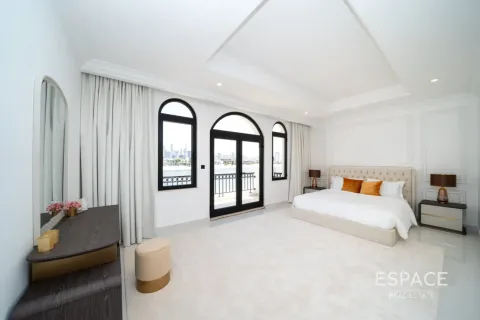 Vilă de închiriat în Palm Jumeirah, Dubai, EAU 4 dormitoare, 465 mp.  №661180 - poză 11