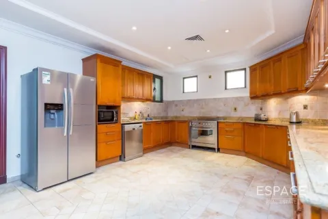 Huvila Palm Jumeirah, Dubai, Arabiemiraatit 4 makuuhuonetta, 465 m2 № 661180 - kuva 4