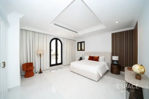 Vilă de închiriat în Palm Jumeirah, Dubai, EAU 4 dormitoare, 465 mp.  №661180 - poză 8