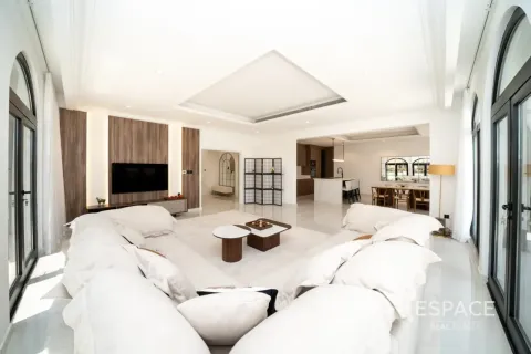 Vilă de închiriat în Palm Jumeirah, Dubai, EAU 4 dormitoare, 465 mp.  №661180 - poză 4