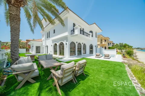 Villa em Palm Jumeirah, Dubai, EAU 4 quartos, 465 m2 № 661180