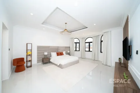 Vilă de închiriat în Palm Jumeirah, Dubai, EAU 4 dormitoare, 465 mp.  №661180 - poză 9