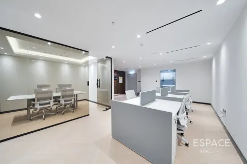 משרד להשכרה ב Jumeirah Lake Towers, Dubai, איחוד האמירויות 79 מ"ר, מספר 661176 - תמונה 1
