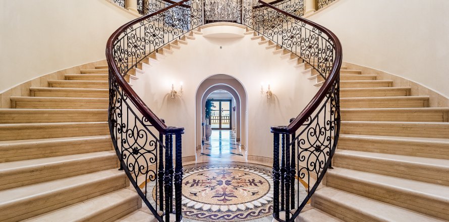 Vila v Dubai, SAE 6 spální, 1486 m2 č. 696403