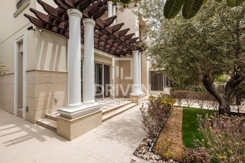 Villa in Mohammed Bin Rashid City, Dubai, UAE 4 bedrooms, 594.58 sq.m. № 744894 - photo 28