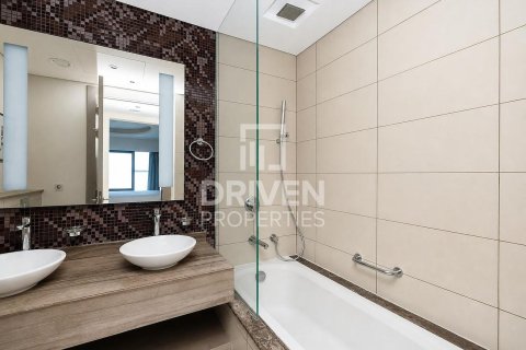Apartment in Business Bay, Dubai, UAE 3 bedrooms, 181.16 sq.m. № 762676 - photo 24