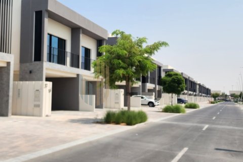 Kamienica do wynajęcia w Yas Island, Abu Dhabi, ZEA 3 sypialnie, 300 mkw., nr 669069 - zdjęcie 1