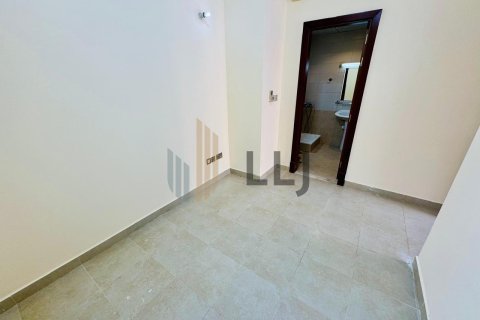 Villa para arrendamento em Al Qurm, Abu Dhabi, EAU 4 quartos, 198.3 m2 № 669068 - foto 6