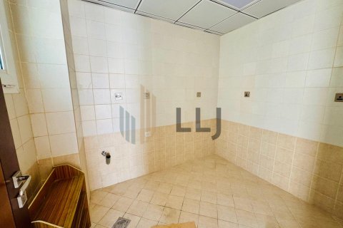 Villa para arrendamento em Al Qurm, Abu Dhabi, EAU 4 quartos, 198.3 m2 № 669068 - foto 12