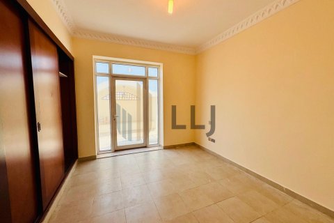 Villa para arrendamento em Al Qurm, Abu Dhabi, EAU 4 quartos, 198.3 m2 № 669068 - foto 10