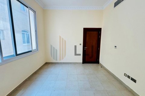 Villa para arrendamento em Al Qurm, Abu Dhabi, EAU 4 quartos, 198.3 m2 № 669068 - foto 7