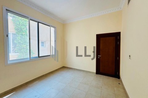 Villa para arrendamento em Al Qurm, Abu Dhabi, EAU 4 quartos, 198.3 m2 № 669068 - foto 9
