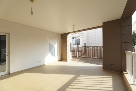 Abu Dhabi, BAE’de kiralık вилла 4 yatak odası, 681.9 m&sup2; No 669066 - fotoğraf 13