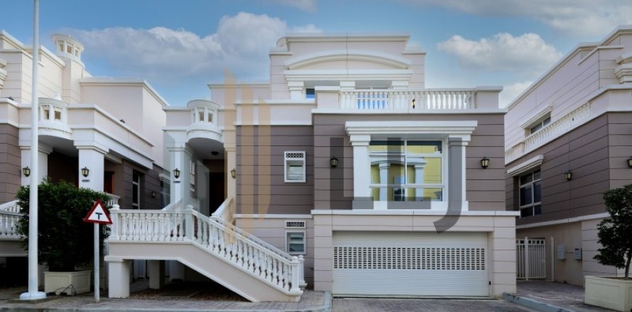 Abu Dhabi, BAE’de вилла 4 yatak odası, 681.9 m&sup2; No 669066