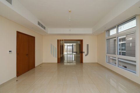 Abu Dhabi, BAE’de kiralık вилла 4 yatak odası, 681.9 m&sup2; No 669066 - fotoğraf 7