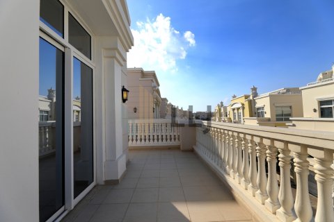 Abu Dhabi, BAE’de kiralık вилла 4 yatak odası, 681.9 m&sup2; No 669066 - fotoğraf 2