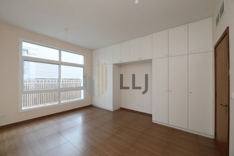 Abu Dhabi, BAE’de kiralık вилла 4 yatak odası, 681.9 m&sup2; No 669066 - fotoğraf 12