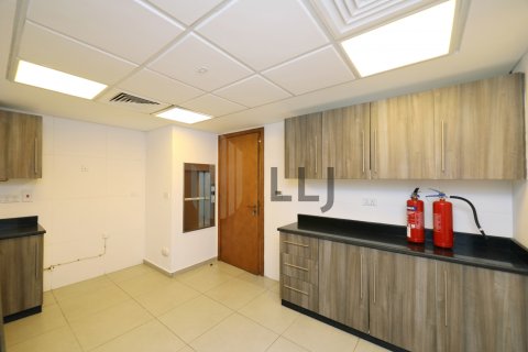 Abu Dhabi, BAE’de kiralık вилла 4 yatak odası, 681.9 m&sup2; No 669066 - fotoğraf 9