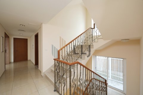 Abu Dhabi, BAE’de kiralık вилла 4 yatak odası, 681.9 m&sup2; No 669066 - fotoğraf 11