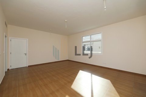 Abu Dhabi, BAE’de kiralık вилла 4 yatak odası, 681.9 m&sup2; No 669066 - fotoğraf 14