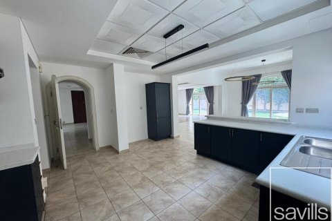 Villa para arrendamento em Dubai Sports City, Dubai, EAU 5 quartos, 613.53 m2 № 761225 - foto 4