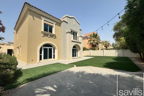 Vilë në Dubai Sports City, Dubai, Emiratet e Bashkuara Arabe 5 dhoma gjumi, 613.53 m2. № 761225
