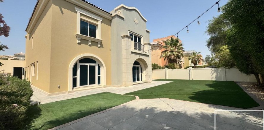 Villa em Dubai Sports City, Dubai, EAU 5 quartos, 613.53 m2 № 761225