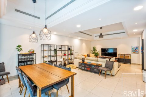 Maison de ville à Dubai Sports City, Dubai, EAU: 4 chambres, 247.03 m2 № 761197