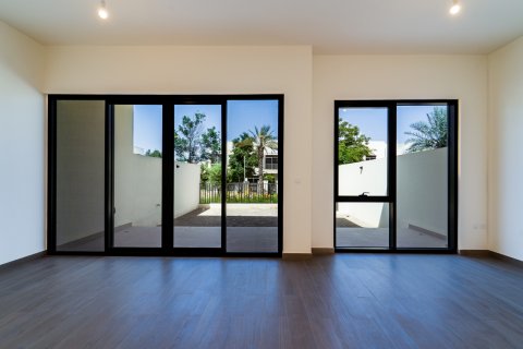 Apartment til salg i Dubai, UAE 3 soveværelser, 238 kvm № 696139 - foto 6