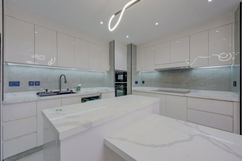 Dubai, UAE의 아파트 침실 1개, 95제곱미터 번호 696142