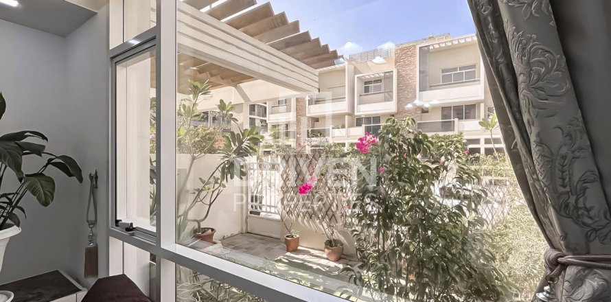 Villa i Jumeirah Village Circle, Dubai, UAE 4 soveværelser, 288 kvm № 683759