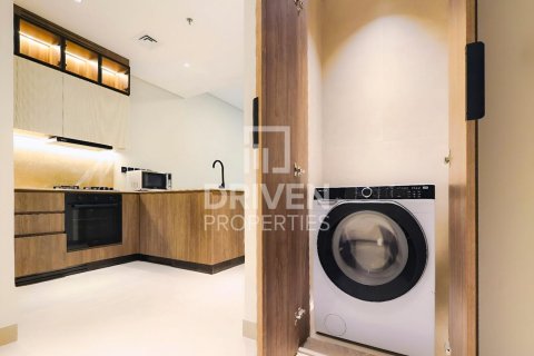 Apartmen di Business Bay, Dubai, UAE 1 bilik tidur, 65 meter persegi № 683769 - foto 12