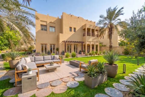 Vila u gradu Dubai, UAE 4 spavaće sobe, 827 m2 Br. 766146