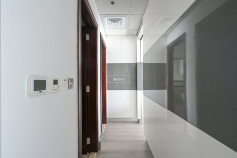 Zyrë në Jumeirah Lake Towers, Dubai, Emiratet e Bashkuara Arabe 88.7 m2. № 635161 - Foto 10