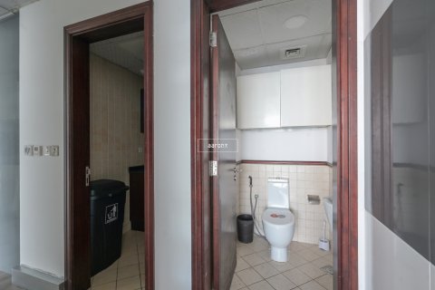 Zyrë në Jumeirah Lake Towers, Dubai, Emiratet e Bashkuara Arabe 88.7 m2. № 635161 - Foto 15