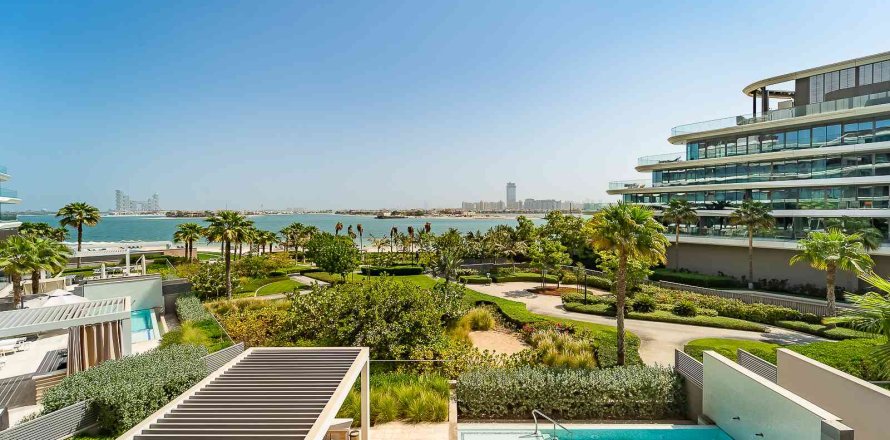 Apartament në Palm Jumeirah, Dubai, Emiratet e Bashkuara Arabe 3 dhoma gjumi, 606 m2. № 711795