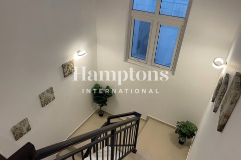 Rumah bandar di Dubai, UAE 3 bilik tidur, 174.82951055 meter persegi № 660803 - foto 19