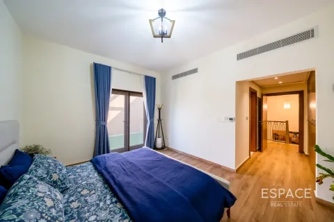 Kaupunkipientalo Al Furjan, Dubai, Arabiemiraatit 3 makuuhuonetta, 262 m2 № 661002 - kuva 12