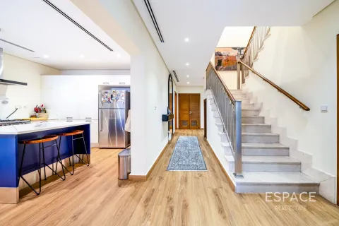 Kaupunkipientalo Al Furjan, Dubai, Arabiemiraatit 3 makuuhuonetta, 262 m2 № 661002 - kuva 1