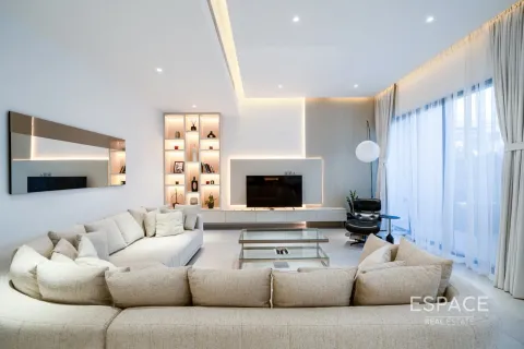 Townhouse in Palm Jumeirah, Dubai, UAE 4 bedrooms, 347 sq.m. № 661000 - photo 2