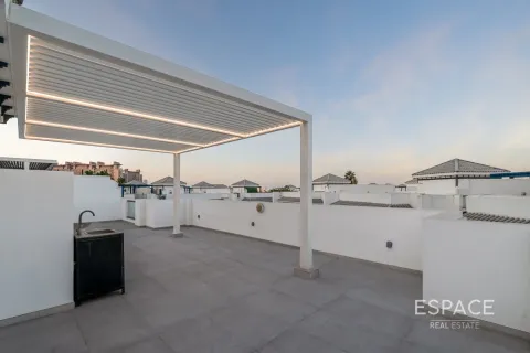 Townhouse in Palm Jumeirah, Dubai, UAE 4 bedrooms, 347 sq.m. № 661000 - photo 19