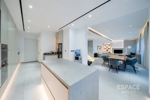 Townhouse in Palm Jumeirah, Dubai, UAE 4 bedrooms, 347 sq.m. № 661000 - photo 7