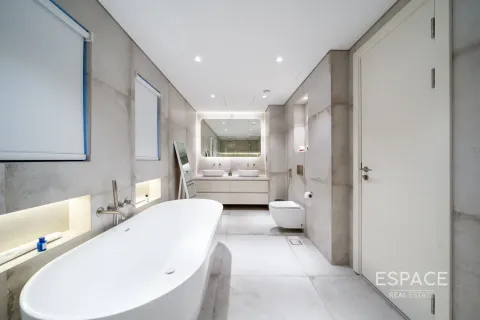 Townhouse in Palm Jumeirah, Dubai, UAE 4 bedrooms, 347 sq.m. № 661000 - photo 15