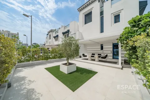 Kamienica w Palm Jumeirah, Dubai, ZEA 4 sypialnie, 347 mkw. nr 661000