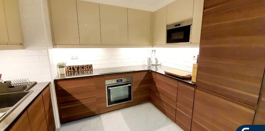 Lakás itt: Jumeirah Beach Residence, Dubai, EAE, 2 hálószoba, 131 m², azonosító: 698310