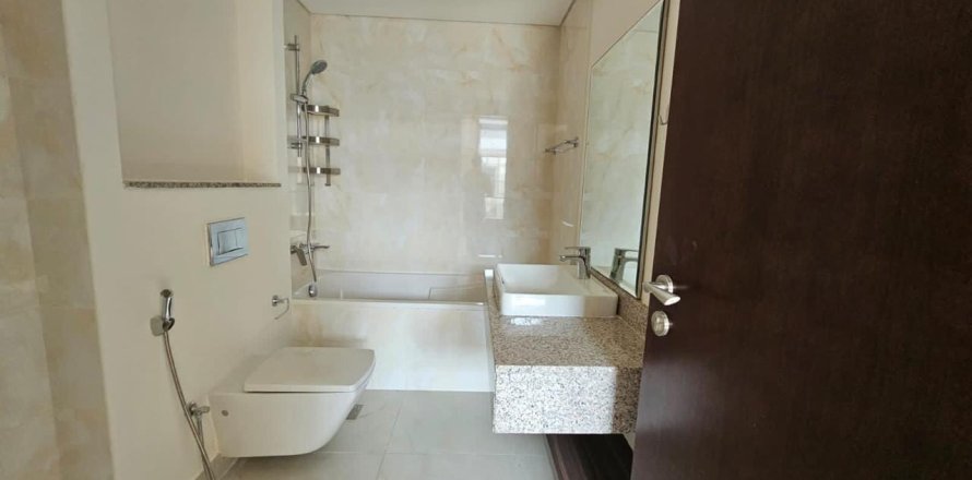 Rumah bandar di Motor City, Dubai, UAE 4 bilik tidur, 279 meter persegi № 719997