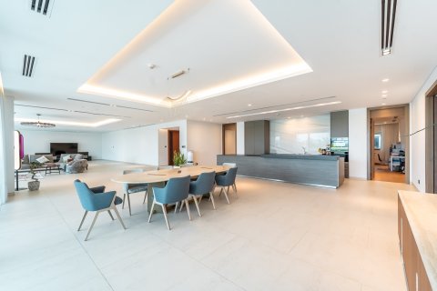 Apartment in Palm Jumeirah, Dubai, UAE 3 bedrooms, 572 sq.m. № 707747 - photo 7