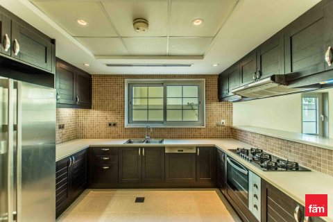 Vila v Dubai, SAE 3 ložnice, 704.9 m² Č.: 635902 - fotografie 5
