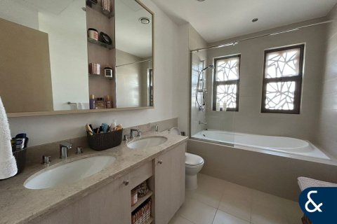 Reem, Dubai, UAE의 임대용 빌라 침실 3개, 212제곱미터 번호 668429 - 사진 16